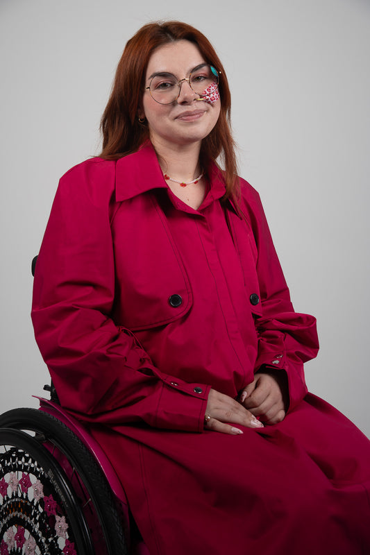 Wheelchair coat, wheelchair cape, disability cape, disabled cape, cape for wheelchair, accessible cape
Kørestolsfrakke, kørestolskappe, handicapkappe, handicapkappe, kappe til kørestol, tilgængelig kappe
Rolstoeljas, rolstoelcape, cape voor gehandicapten, cape voor gehandicapten, cape voor rolstoel, toegankelijke cape
Ratastoolimantel, ratastooli keeb, invaliidide keeb, invaliidide keeb, ratastooli keeb, ligipääsetav keeb
Pyörätuolitakki, pyörätuolin viitta, vammaisten viitta, vammaisten viitta, pyörätuolin