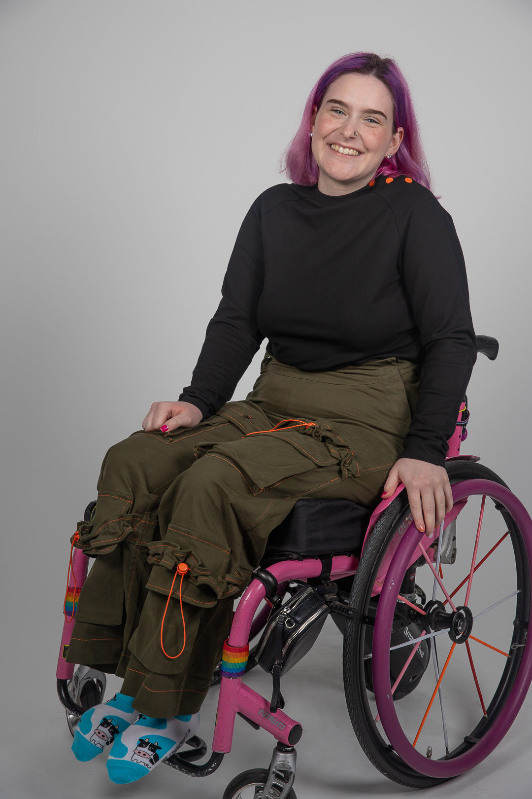 Wheelchair, wheelchair trousers, disability trousers, accessible trousers, disabled trousers, seated trousers:
Invalidní vozík, kalhoty pro invalidní vozíky, kalhoty pro invalidy, kalhoty pro invalidy, kalhoty pro invalidy, kalhoty na sezení
Kørestol, kørestolsbukser, handicapbukser, handicapvenlige bukser, handicappede bukser, siddende bukser
Rolstoel, rolstoelbroeken, gehandicaptenbroeken, toegankelijke broeken, gehandicaptenbroeken, zittende broeken
Rulseĝo, rulseĝa pantalono, handikapa pantalono, alireb