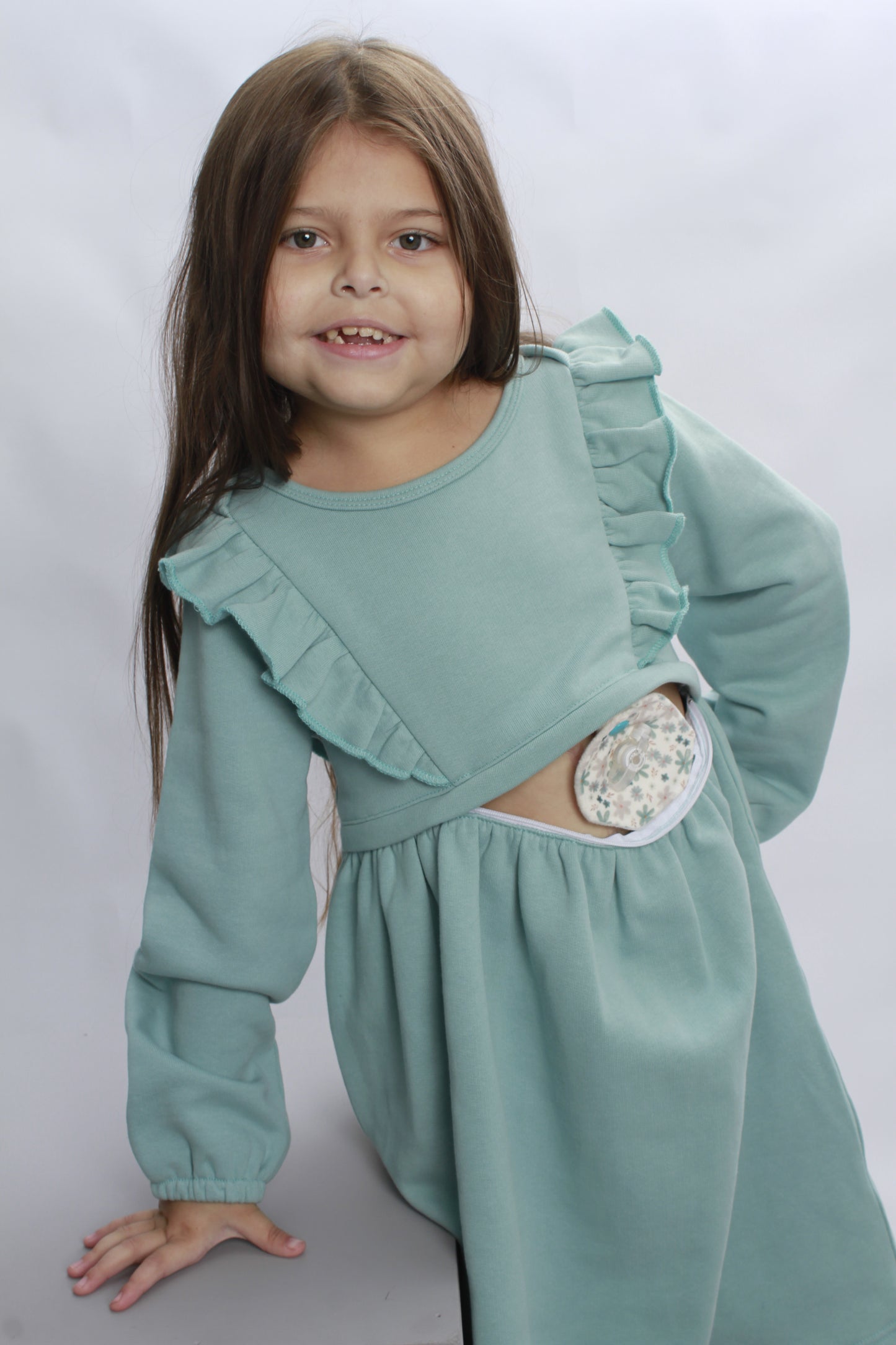 Tube fed, disability, tube feeding, adaptive clothing, Stoma, wheelchair, GTube, Tubie, bibs, dribble bibs, neckerchief bibs, tube alimenté, handicapé, alimentation par sonde, vêtements adaptables, stomate, fauteuil roulant, Schlauchgespeist, Behinderung, Sondenernährung, Anpassungsfähige Kleidung, Stoma, Rollstuhl, Buisvoeding, handicap, sondevoeding, adaptieve kleding, Stoma, rolstoel, Sondeernæring, handicap, Sondeernæring, adaptivt tøj, Stomi, kørestol, karmienie przez rurkę, niepełnosprawność, karmieni